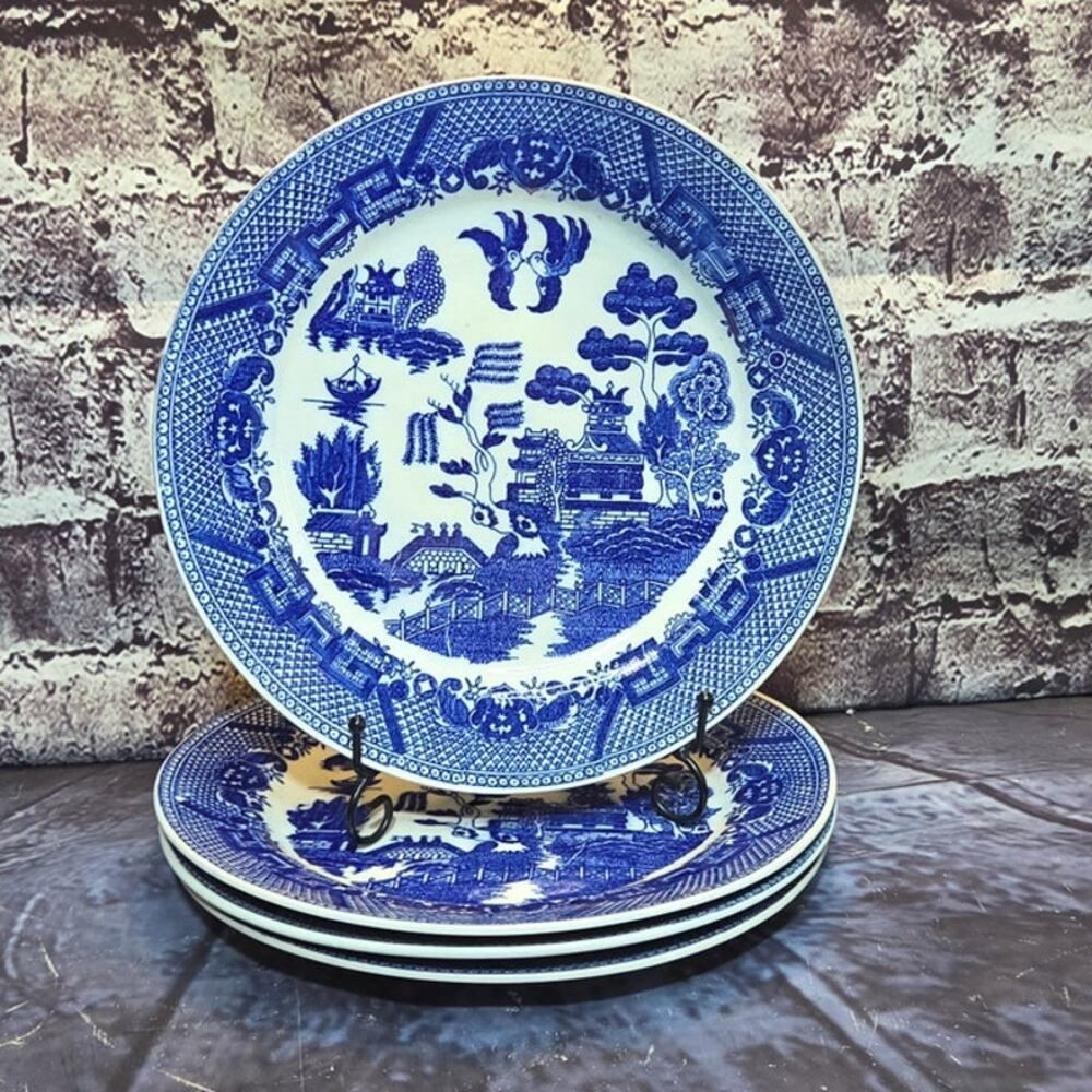 Vintage Set of 4 Blue Willow 9-inch Dinner plates "JAPAN"